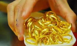 Vàng trong nước giảm, USD tăng nhẹ