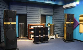 Cận cảnh bộ loa dát vàng hơn 8 tỷ vừa về Việt Nam