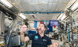 1001 thắc mắc: Phi hành gia sống thế nào trên trạm vũ trụ?