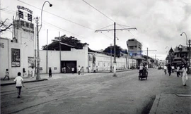 Sòng bạc Đại Thế Giới - chốn đỏ đen khét tiếng một thời của Sài Gòn xưa. Ảnh: Panoramio