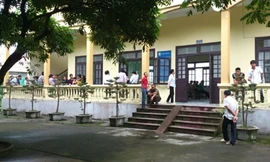 Người phụ nữ bị lột trần giữa đường vì buột miệng ơ, con chột