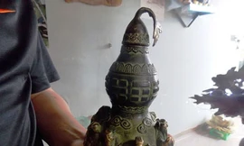 Đổ xô xem bình hồ lô cổ giá chục tỷ ở Quảng Nam