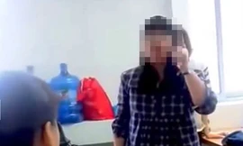 Cô giáo cung bọ cạp được cho là đã măng chửi thậm tệ một sinh viên bưu chính.