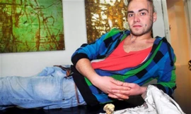 Họa sĩ Alexander Selvik Wengshoel. Ảnh: Lasse Jangas