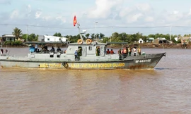 Tàu tuần tra Biên phòng tham gia tìm kiếm khu vực cửa biển Gành Hào