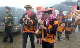 Độc đáo, lễ đón dâu trên đỉnh Mẫu Sơn buốt giá