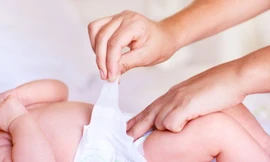 Lĩnh 2 năm tù vì đeo bỉm cho con quá lâu