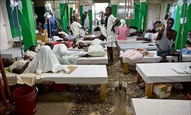 Gần 900 ca tử vong do Ebola