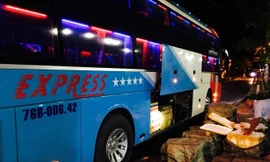 Lực lượng chức năng phát hiện số lượng lớn động vật hoang dã và nội tạng thối được cất trong cốp xe khác. 