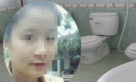 Không phải đồ chơi, cô giáo bỏ quên bé gái trong nhà vệ sinh