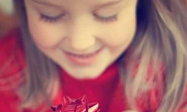 Biết nói cảm ơn là phép lịch sự và bài học quan trọng bố mẹ cần dạy con ngay từ khi còn nhỏ.