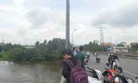 Hiện trường nam thanh niên nhảy cầu.