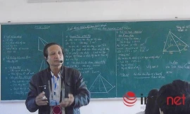 Thầy Trần Đình Trợ được biết đến là người có 20 năm được công nhận là giáo viên dạy giỏi và từng nhiều lần chấm thi giáo viên dạy giỏi cấp tỉnh.