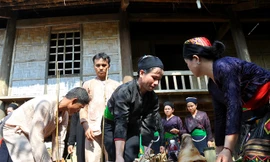 Dân tộc ít người nhất ở Việt Nam với chỉ 376 cư dân