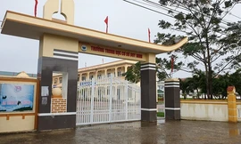 Trường THCS Duy Ninh nơi cháu N. bị cô T. bắt chịu phạt 231 cái tát. 