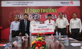 Để máy chọn 5 số Vietlott, trúng ngay 82 tỷ đồng