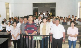 Hơn 72 năm tù cho 14 bị cáo