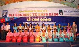 Miễn học phí ngành Việt Nam học cho 24 sinh viên Campuchia