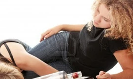 Nữ sinh bị phạt vì... quá tốt