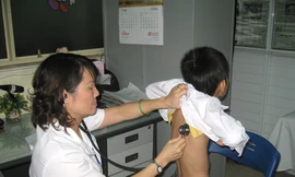 Viêm khớp ở trẻ em: Phát hiện muộn, dễ gây tàn phế