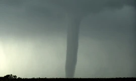 Cảnh đổ nát kinh hoàng ở Wisconsin.