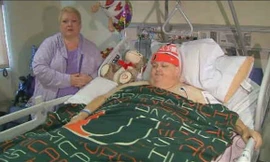 Roger Logan sau ca phẫu thuật lấy khối u khổng lồ ra khỏi bụng