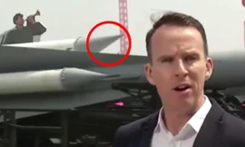 Mũi của một tên lửa xuất hiện trong lễ diễu binh hôm 15/4 ở Bình Nhưỡng bị lệch. Ảnh: ABC