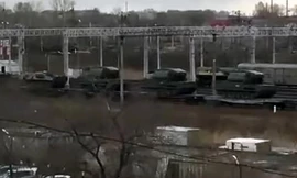 Một đoàn tàu của Nga chở xe tăng tới biên giới Triều Tiên 