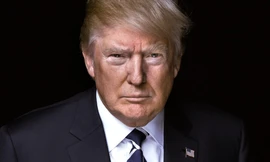 Ông Donald Trump hoãn ra sắc lệnh di trú mới.