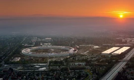 Mang tên Apple Park nhưng trụ sở chính mới của Apple còn được mệnh danh là "phi thuyền không gian" vởi kiến trúc giống như một chiếc đĩa bay. 