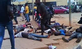 Nhiều cổ động viên bị giẫm đạp đến chết