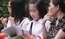 Nhiều thí sinh bị đình chỉ vì điện thoại di động
