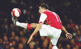 “Van Persie chia tay Arsenal là đúng”