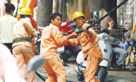 EVN trước bài toán “kéo dây trả nợ” (ảnh mang tính minh họa) Ảnh: Hồng Vĩnh