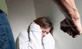 Chuyện người vợ bị chồng cắn đứt nhũ hoa