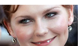 Mốt răng ma cà rồng