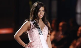 Hoa hậu Đức Sarah-Lorraine Riek. 