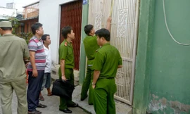 Thanh niên khỏa thân vác búa 'đại náo' khu phố lúc tinh mơ