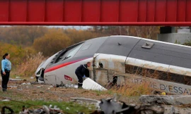 Tàu cao tốc Pháp trật đường ray, 42 người thương vong