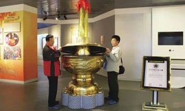 Chiếc nồi được đặt trong một bảo tàng