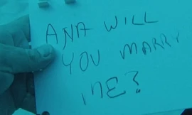 Lãng mạn cặp đôi cầu hôn dưới biển