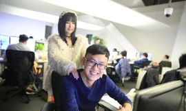 Công ty thuê gái đẹp mát xa cho nam nhân viên chưa vợ