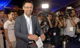 Bartomeu bỏ phiếu trong cuộc bầu cử (Ảnh: BBC Sport)