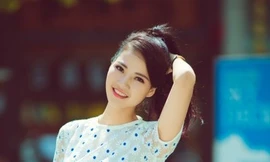 Trần Thị Quỳnh tươi trẻ như thiếu nữ xuống phố