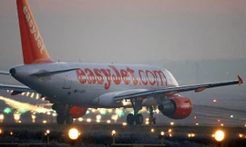 Cơ trưởng yêu cầu bớt lại khách vì máy bay quá nặng