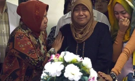 Thân nhân các hành khách đau khổ khi nghe hung tin