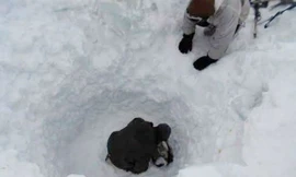 Sống sót thần kỳ sau 6 ngày bị tuyết vùi