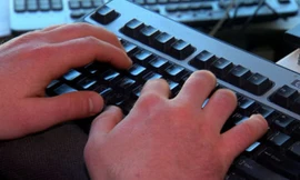 Tin tặc Trung Quốc đọc trộm email nghị sĩ Úc suốt một năm