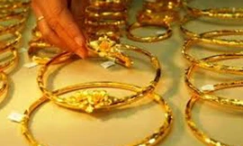 Chờ tín hiệu từ Mỹ, nhà đầu tư ngập ngừng mua vàng