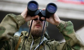 Tự vệ Donetsk chuẩn bị 200 xe bọc thép để phản công